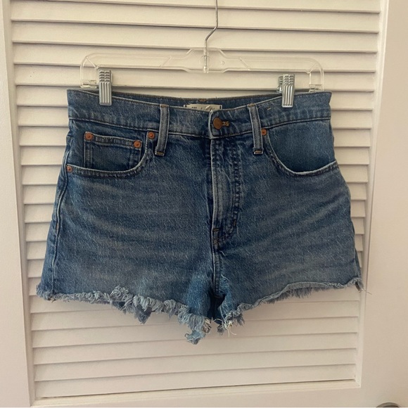 Madewell Perfect Jean Short in Bartow Wash - Tencel Denim - Picture 3 of 10